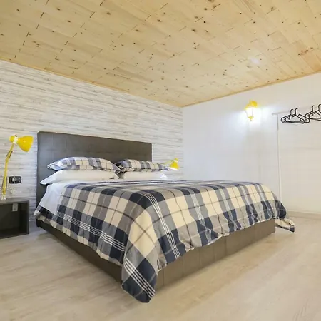 Santa Chiara Loft 公寓